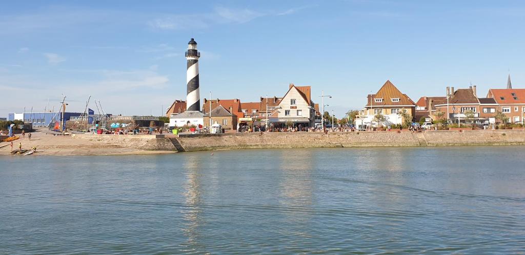 Grand-Fort-Philippe : maison proche du port photo 1
