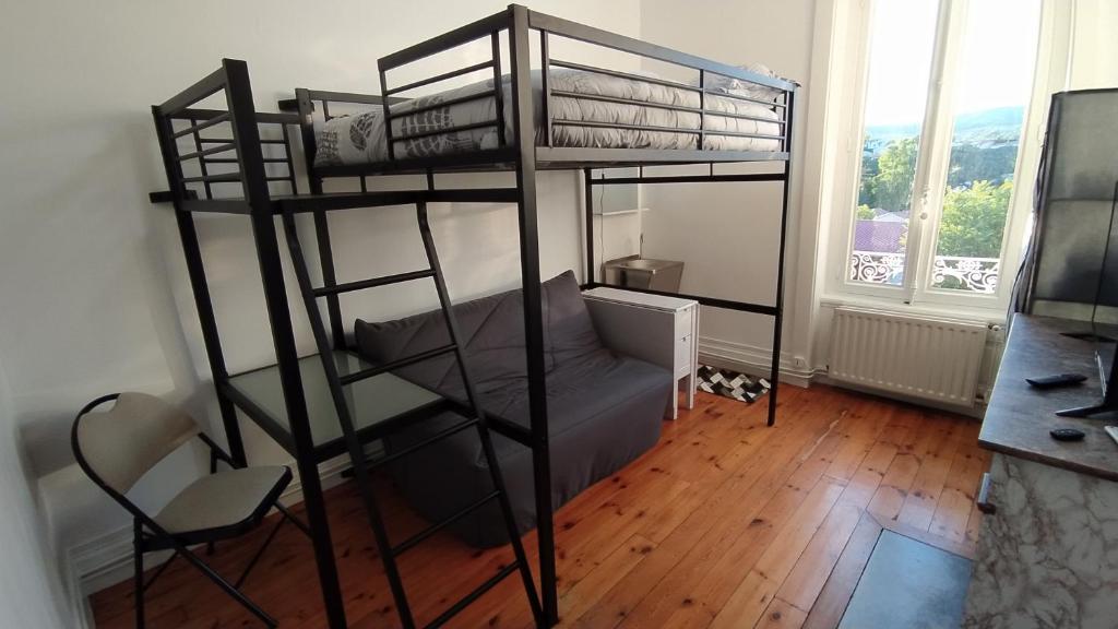 La Batisse de Saint-Chamond ( chambres ) photo 2