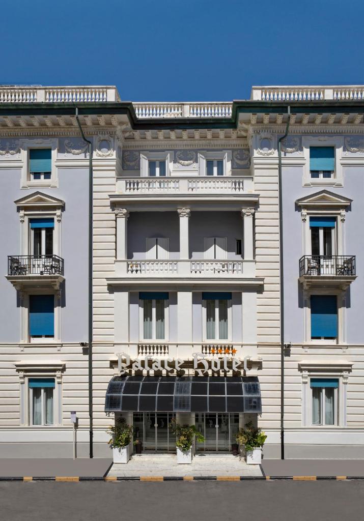 Palace Hotel photo 2