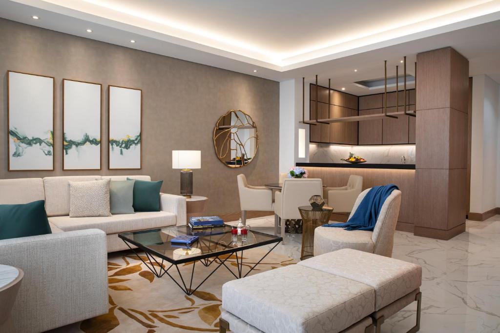 Сьюит (Люкс с 1 спальней - вид на город), Отель Al Jaddaf Rotana Suite Hotel