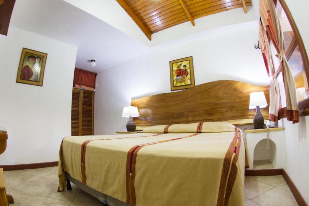 Hotel Dos Mundos Panajachel photo 1
