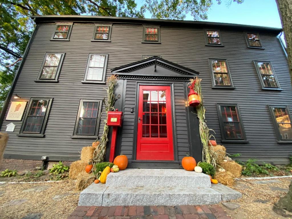 Daniels House Inn photo 1