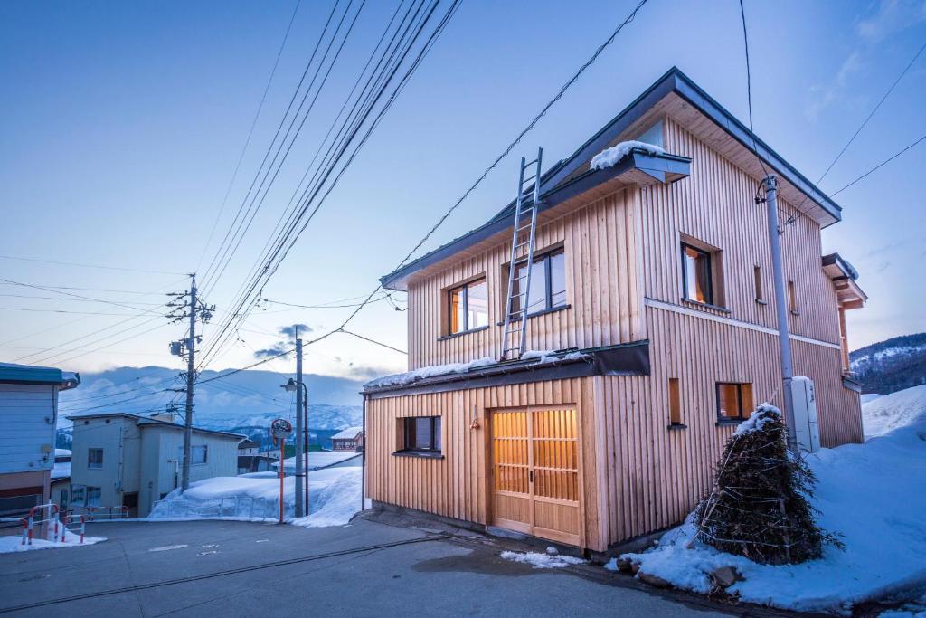 Tamanegi House luxury 4 bedroom Ski Chalet photo 2