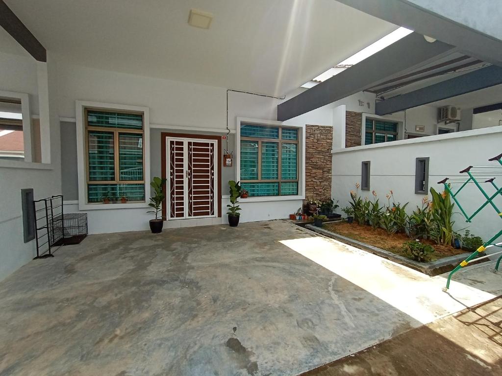 Ros Residence