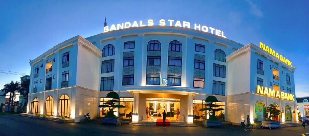 SANDALS STAR HOTEL