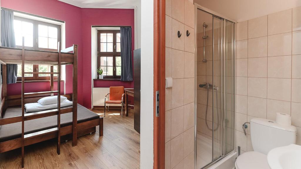 Трехместный (Трехместный номер с собственной ванной комнатой), Hostel Piaskowy