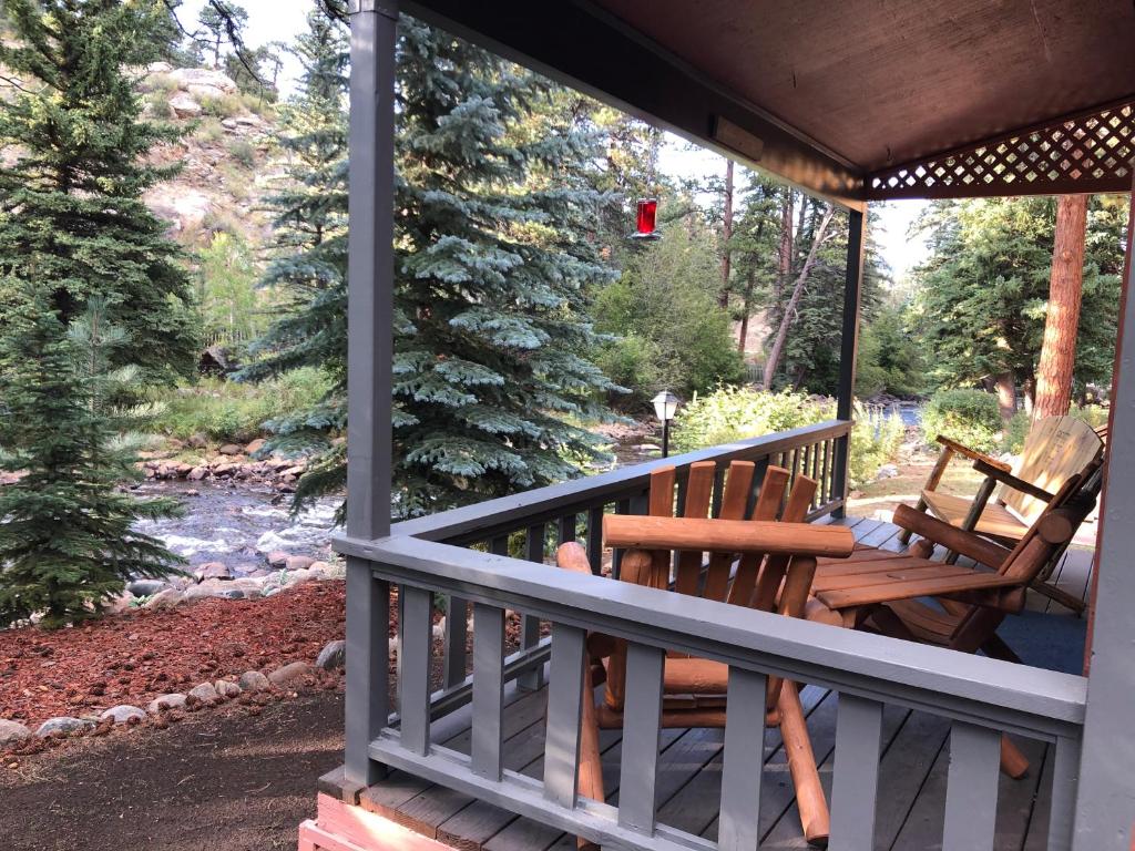 Riverfront Mountain Cottage Retreat image