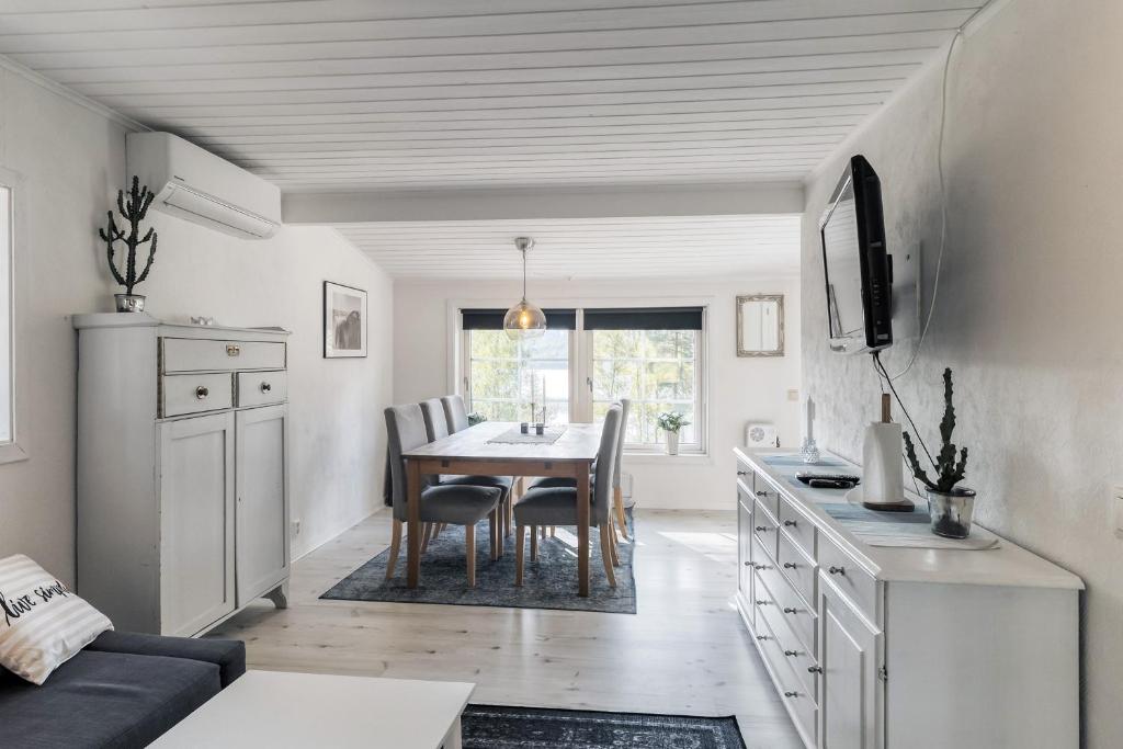 Lake cottage near Isaberg photo 4