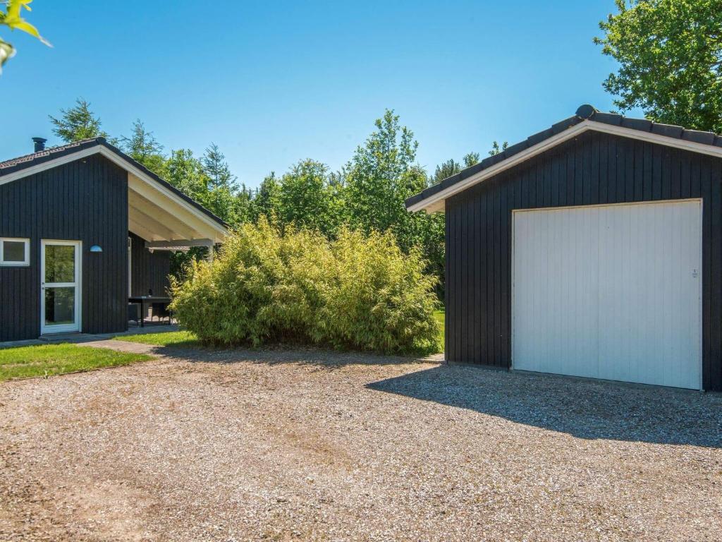 10 person holiday home in Glesborg photo 2