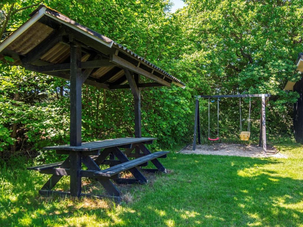 10 person holiday home in Glesborg photo 4