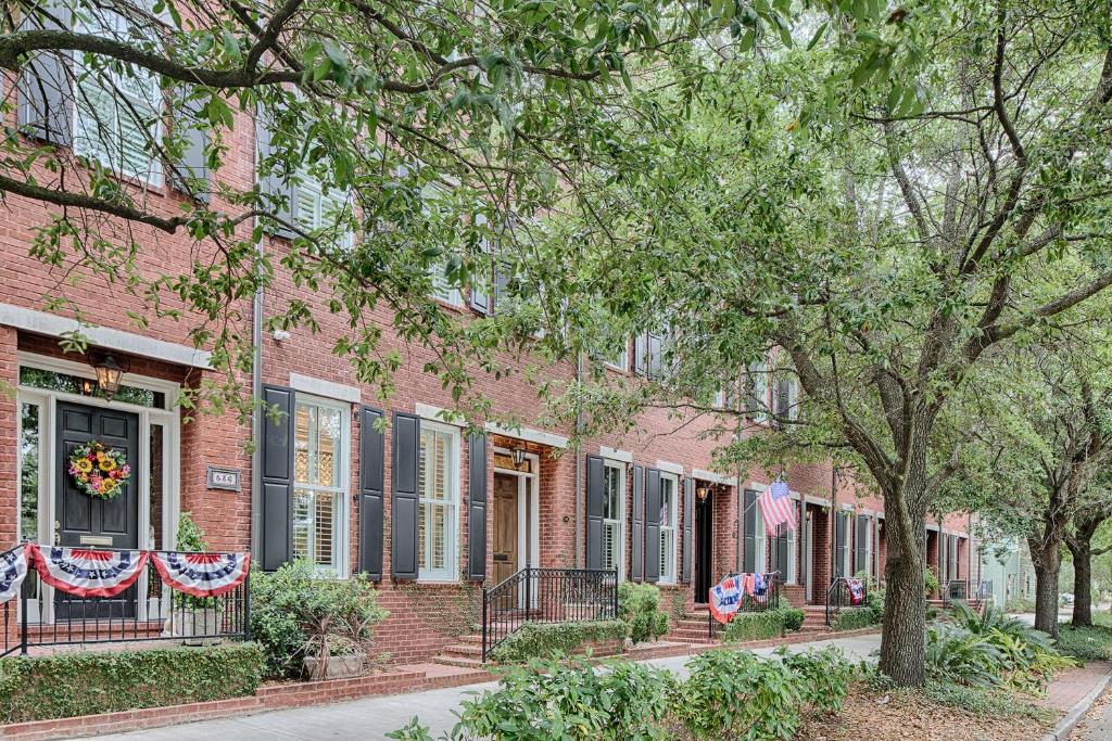 Liberty Street Redbrick Town and Carriage House image