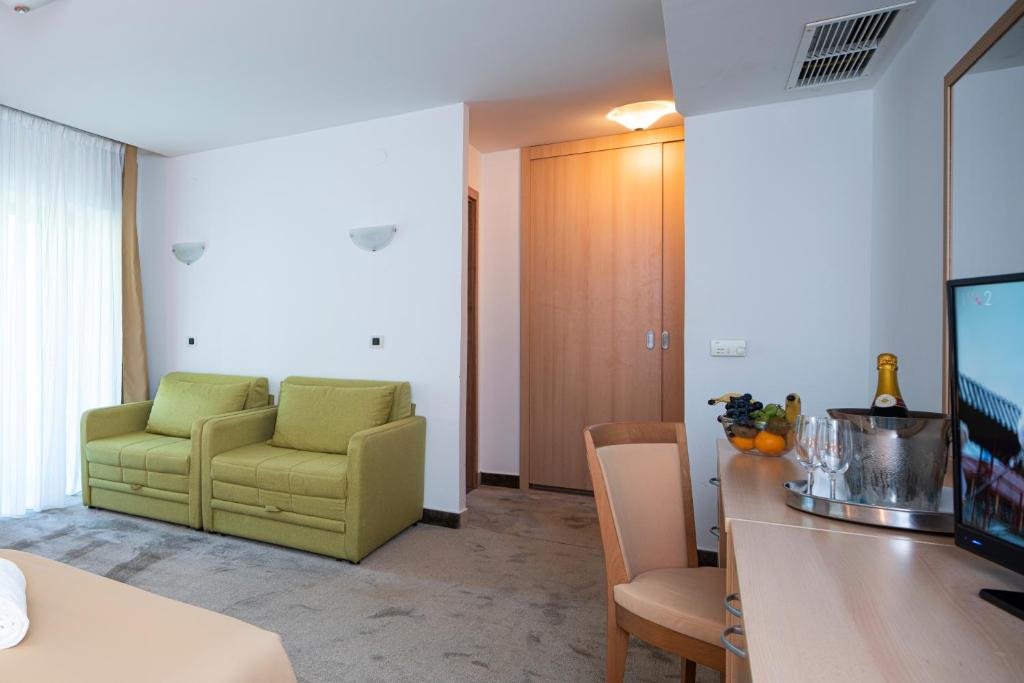 Hotel Flores photo 4