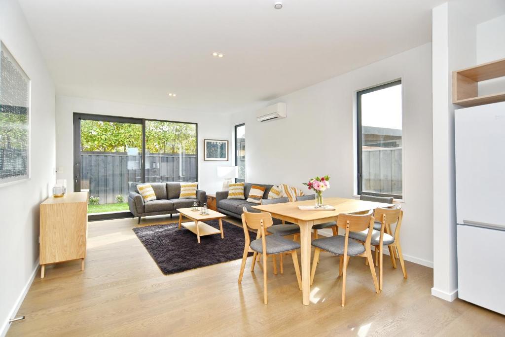 Salisbury Style - Brand new city apartment - Christchurch Holiday Homes photo 2