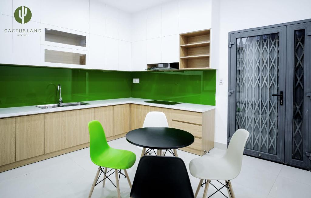 Cactusland Villa Near Bui Vien Street