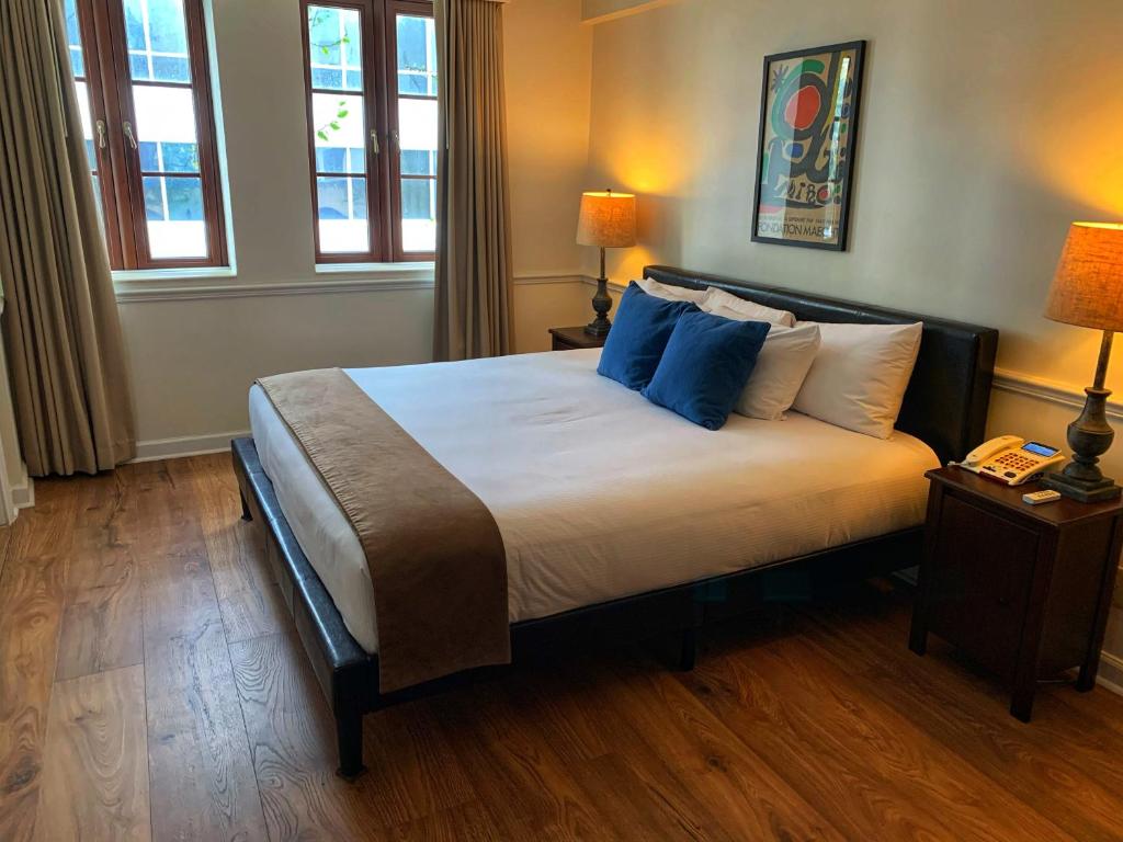 Двухместный (King ADA Room), Hotel St. Michel