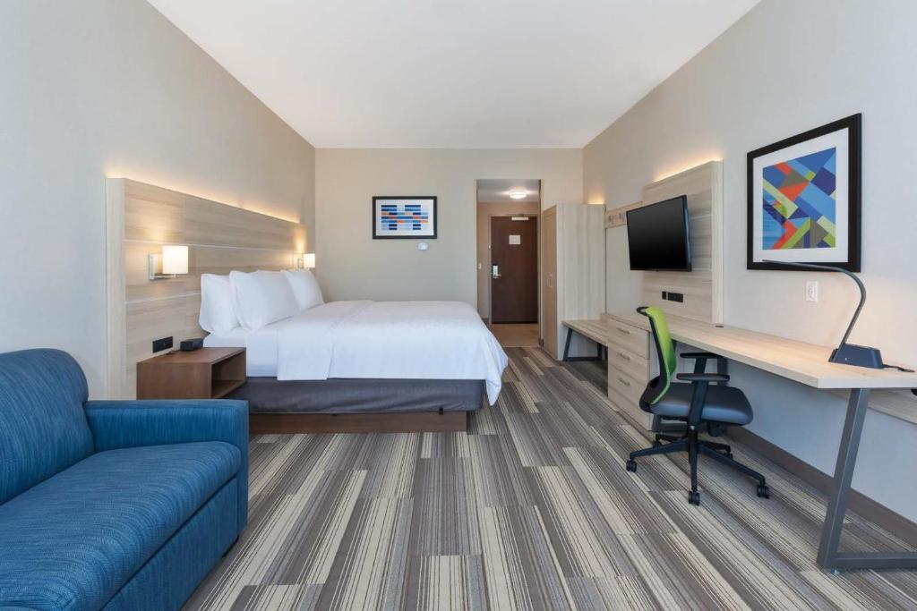 Holiday Inn Express & Suites - Grand Rapids Airport - South, an IHG Hotel photo 1