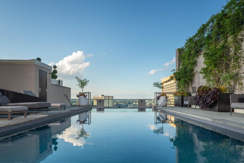 The Windsor Suites image