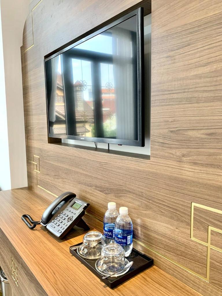 Двухместный (Стандартный номер с кроватью размера «king-size»), Golden Inn Hotel