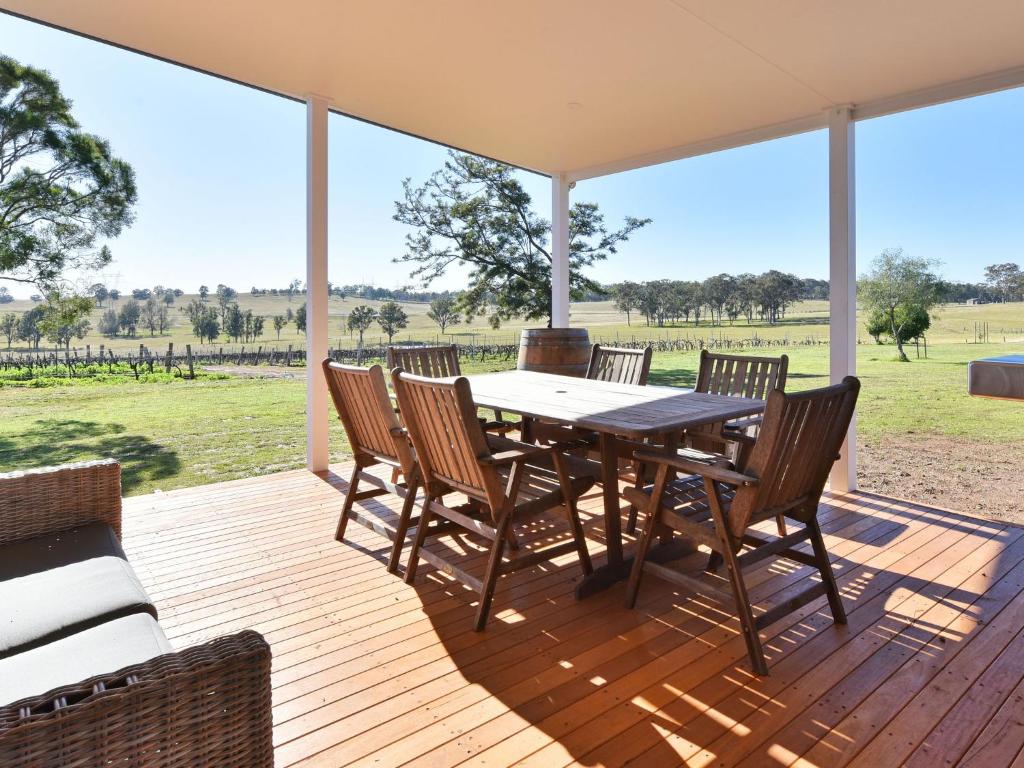 Kinloch Cottage renovated to new on Daisy Hill Vineyard photo 1