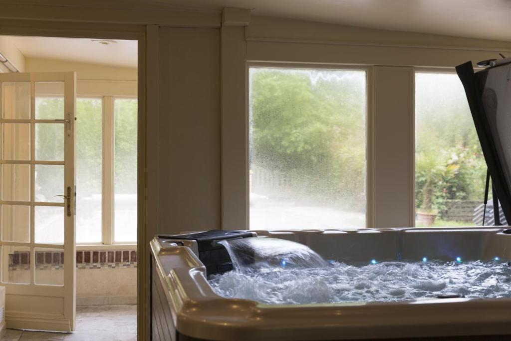 Belle Isle Sur Risle - Chateau Hotel & Spa photo 3