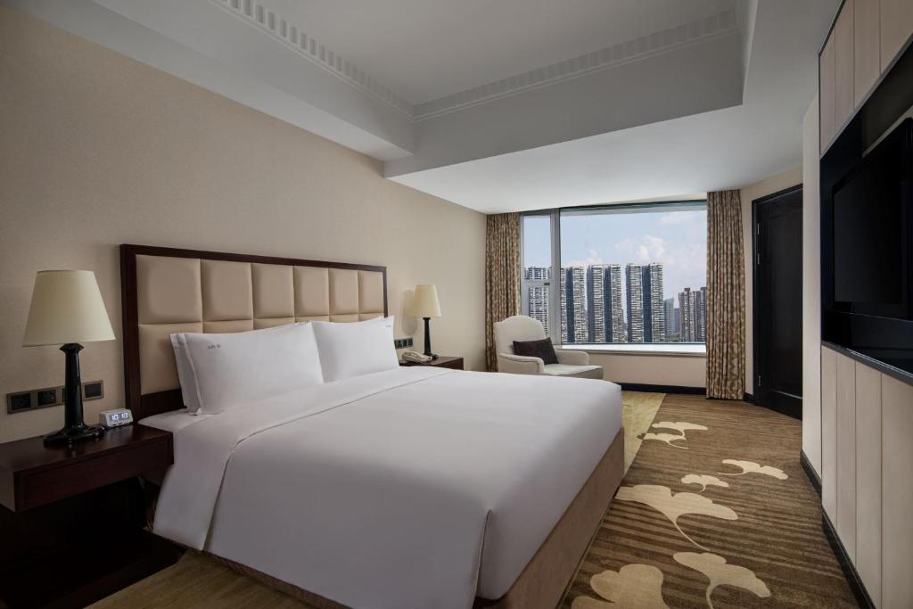 Сьюит (Представительский люкс - Для некурящих), Holiday Inn Chengdu Century City West