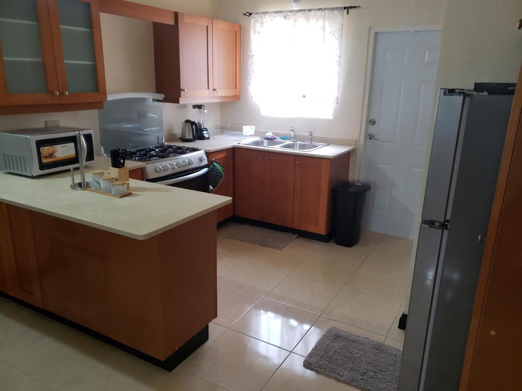 Montego Bay Home Close to Resort Area and Airport photo 4