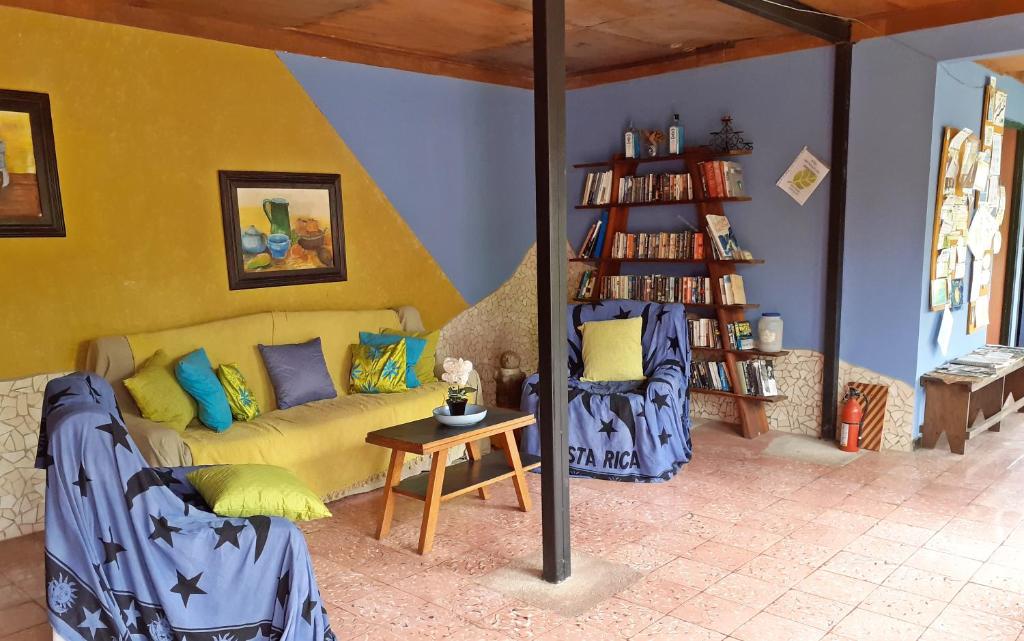 Montaña Linda Guest House Orosi photo 4