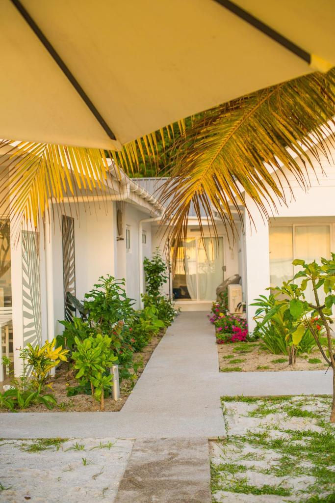 Le Nautique Luxury Beachfront Apartments - Tap to explore photos