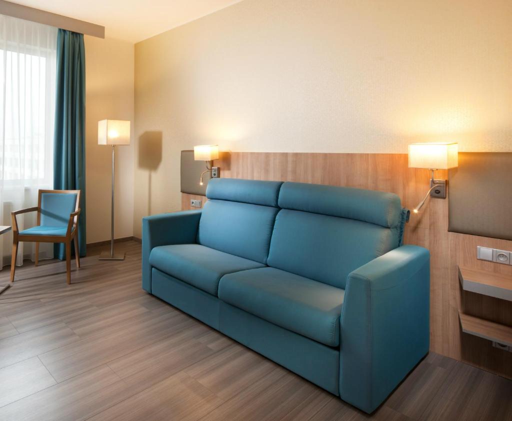 Сьюит (Представительский люкс с кроватью размера «king-size»), Отель Holiday Inn Prague Congress Centre