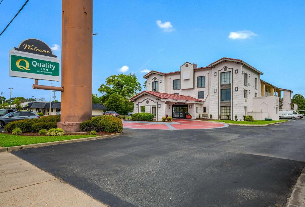 Quality Inn image