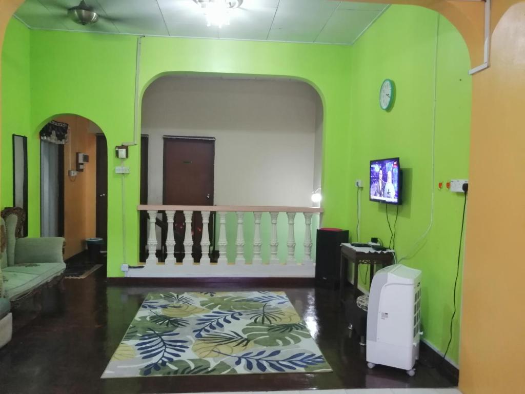 KLUANG BARAT HOMESTAY photo 1