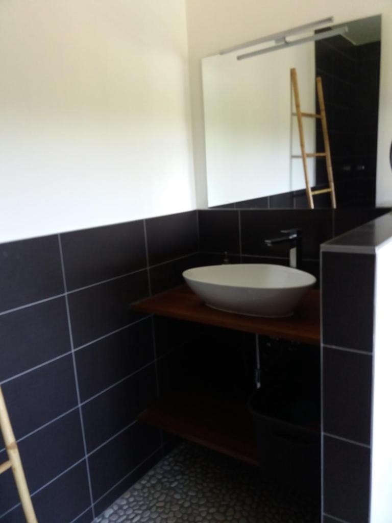 Chambres, cuisine, piscine, spa, billards, airhockey, nature photo 3