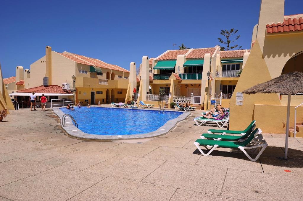 H-11 Phase III Mareverde Cozy Pool View apartment photo 2