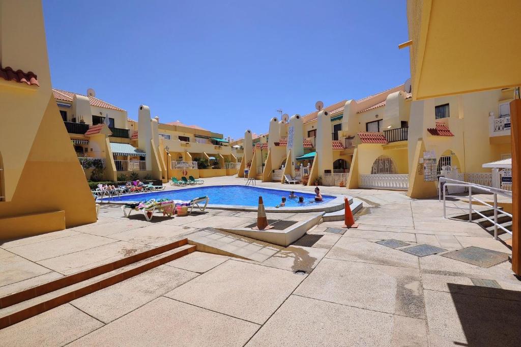 H-11 Phase III Mareverde Cozy Pool View apartment photo 3