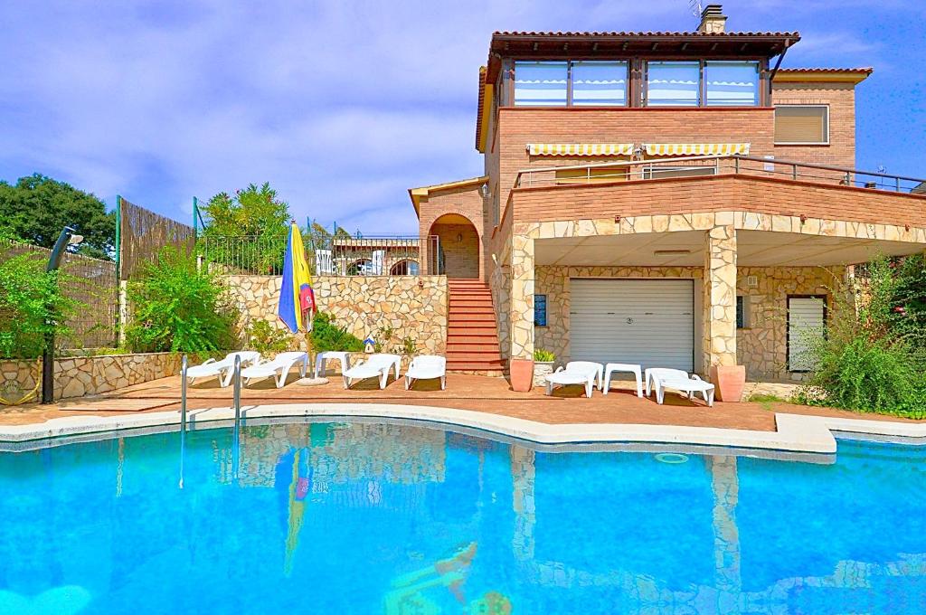 VILLA EVA