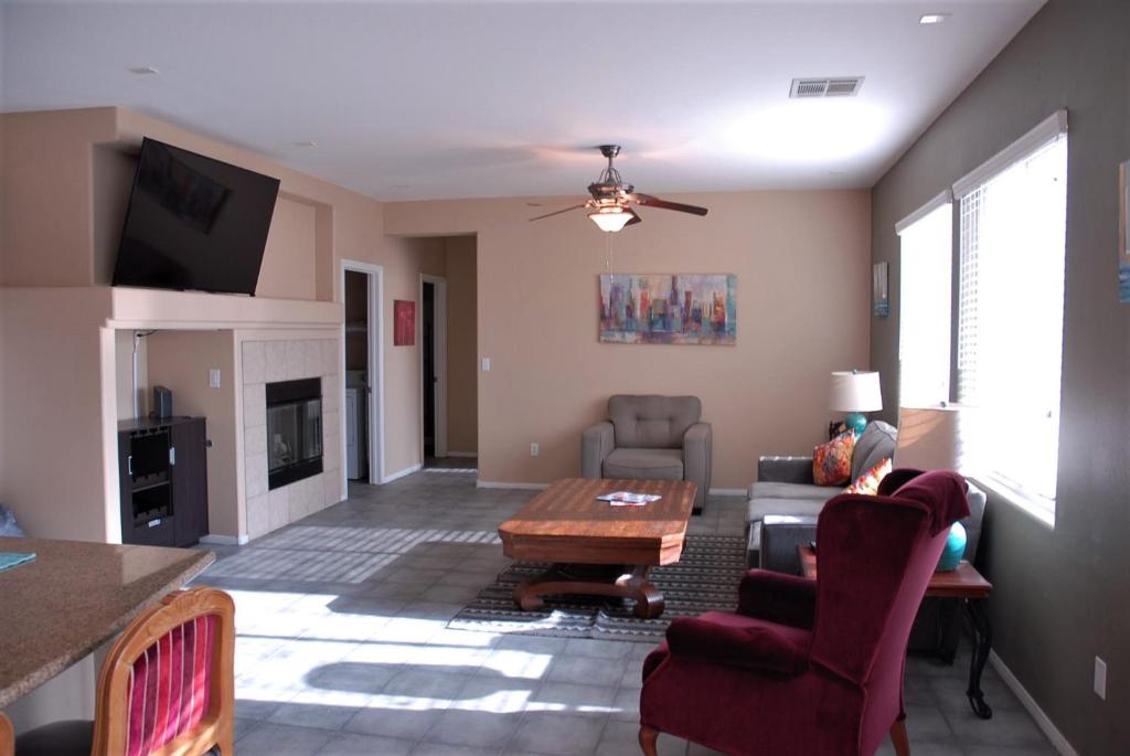 Апартаменты (Апартаменты), 5 bdrm-15 min to Vegas StripNellisAirportSpdway