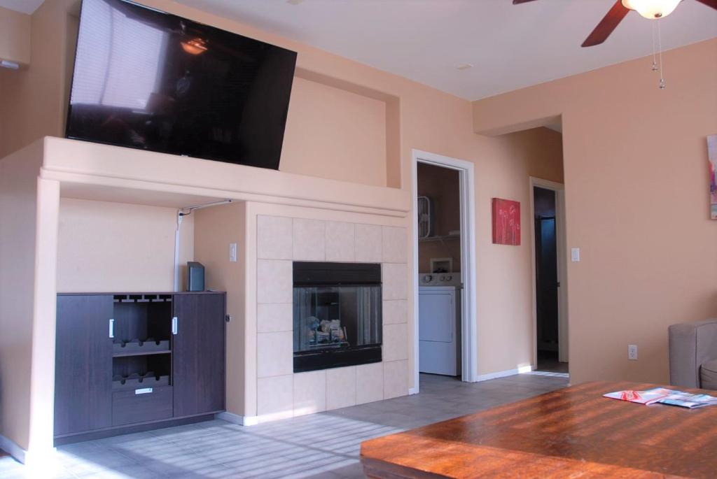 Апартаменты (Апартаменты), 5 bdrm-15 min to Vegas StripNellisAirportSpdway