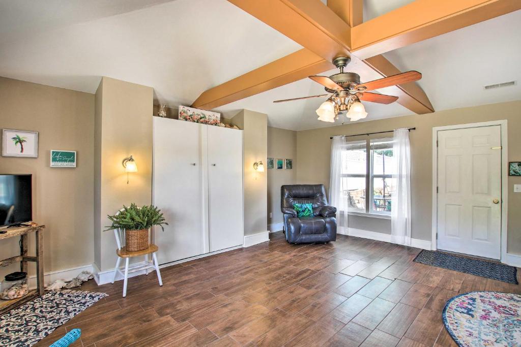 Cozy Ironton Cabin with Shared Pool and Private Patio! photo 3