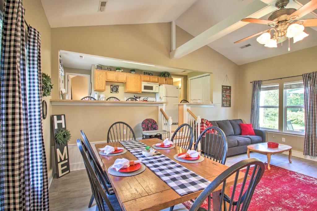 Turtle Rock - Ironton Cabin with Furnished Patio! photo 1