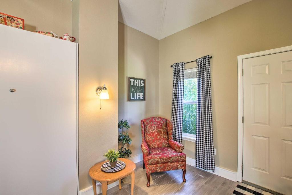 Turtle Rock - Ironton Cabin with Furnished Patio! photo 4