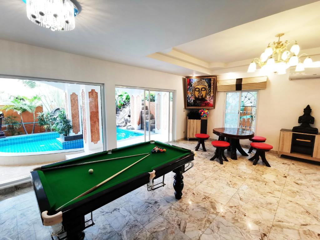 JOOPLAND Luxury Pool Villa Pattaya Walking Street 6 Bedrooms photo 3