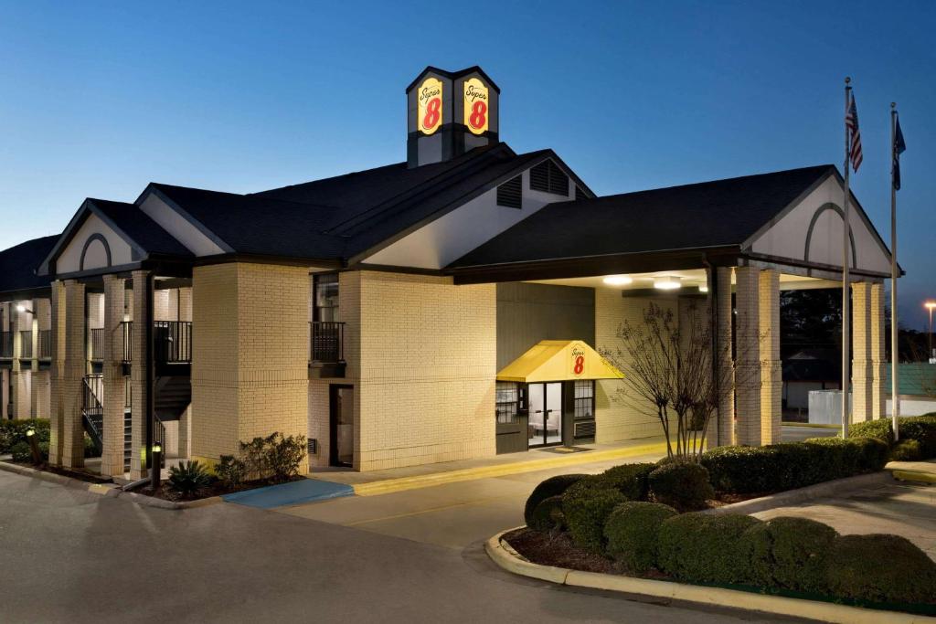 Super 8 by Wyndham Ruston image