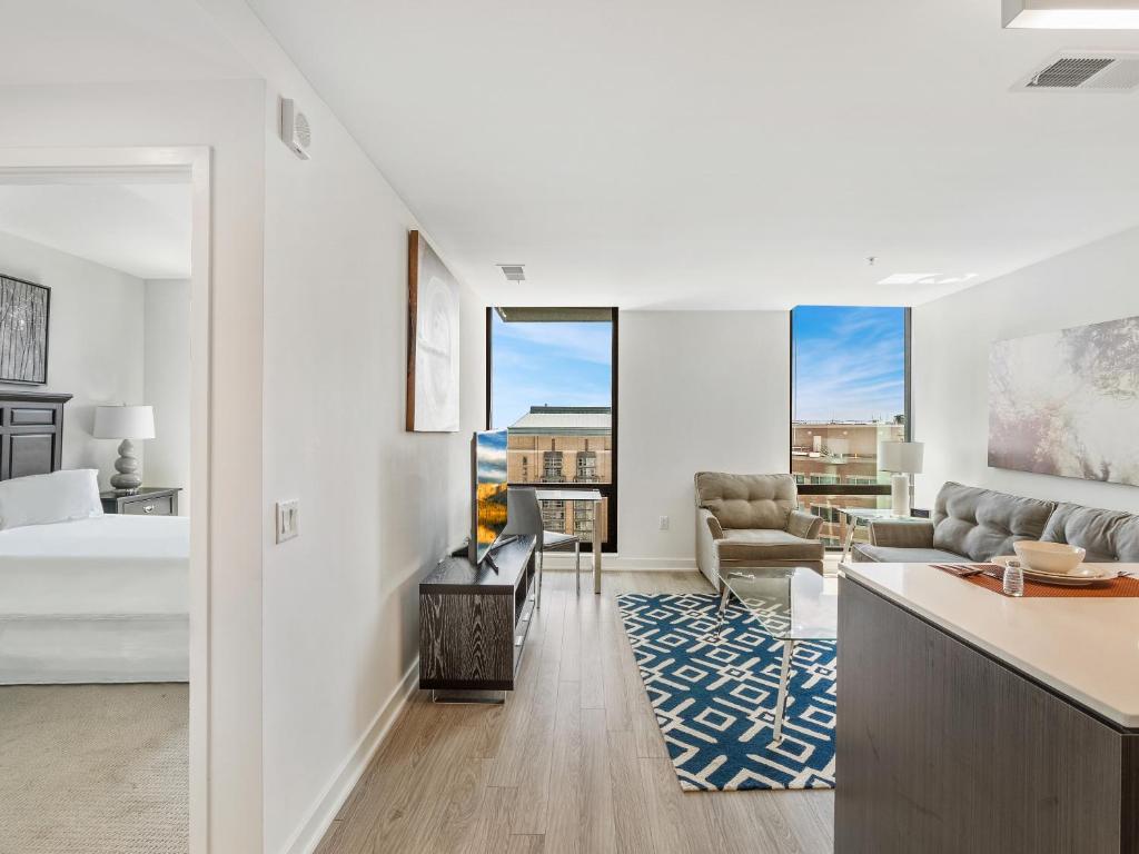 Global Luxury Suites at Reston Town Center photo 2
