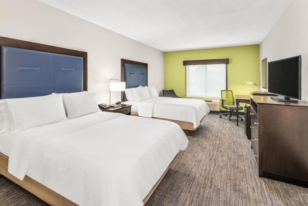 Holiday Inn Express & Suites Wilmington-Newark, an IHG Hotel photo 1