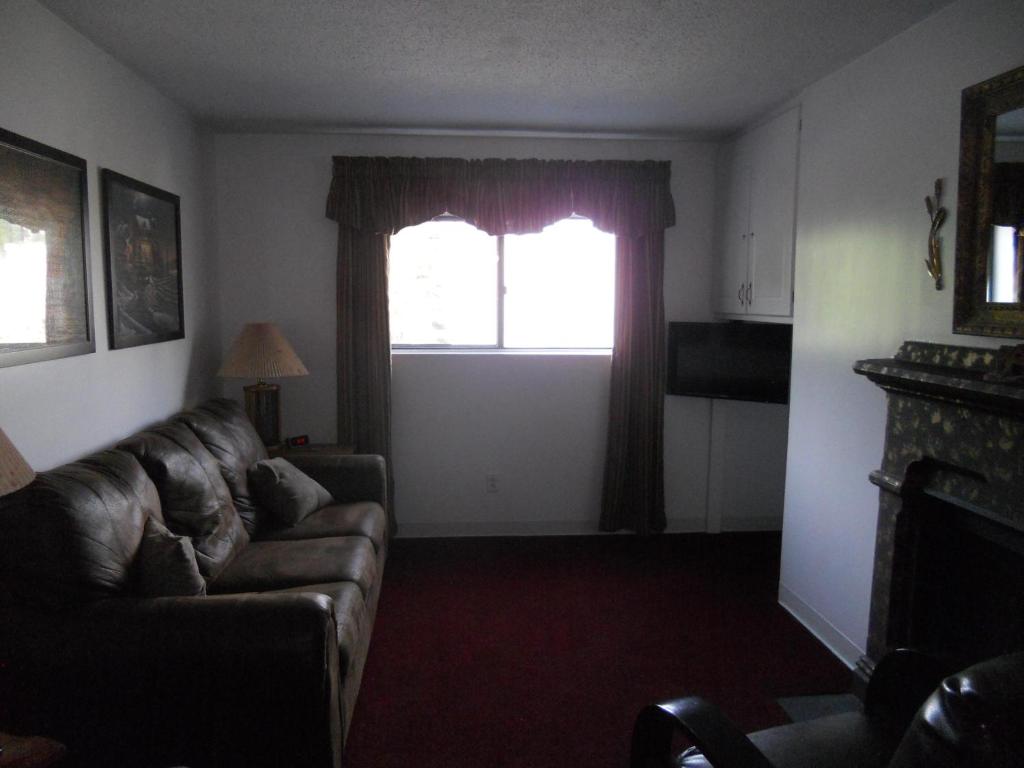 Oak Square 309 photo 1