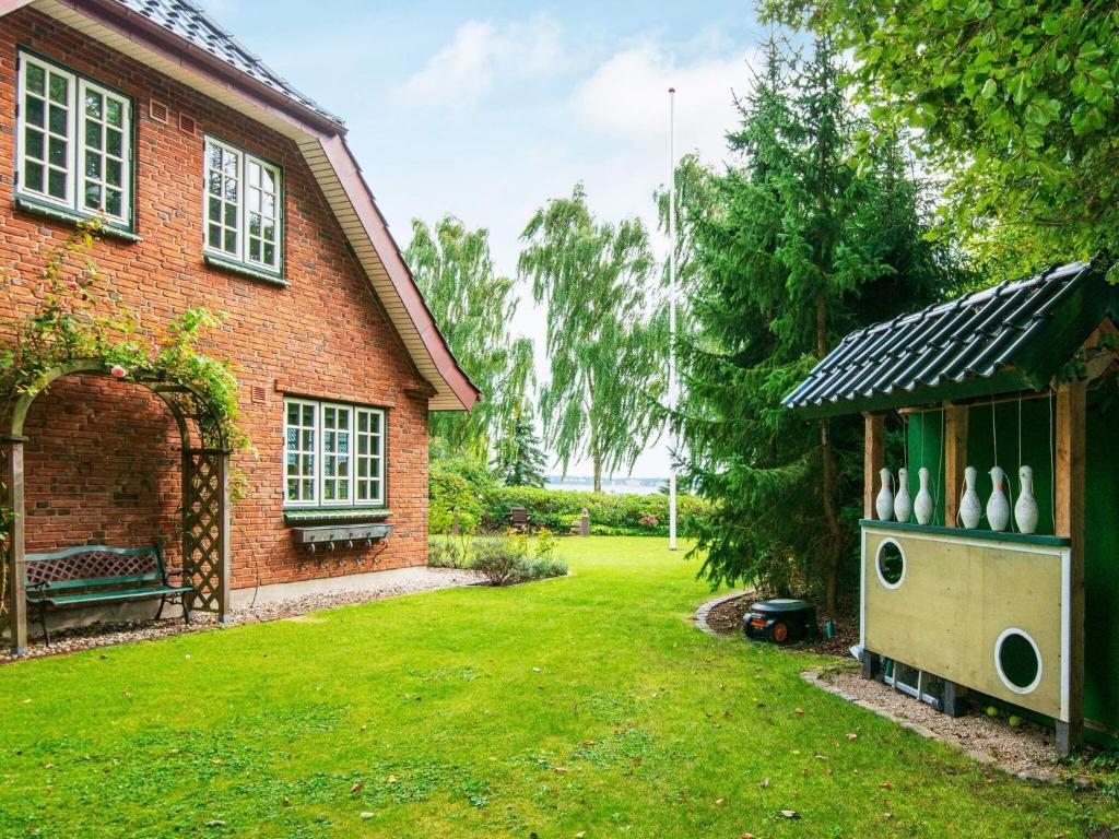 7 person holiday home in Krus photo 4