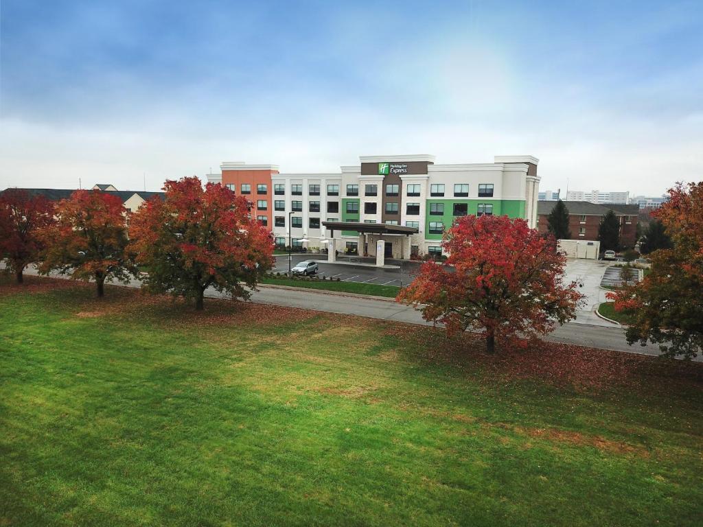 Holiday Inn Express - Evansville, an IHG Hotel photo 3