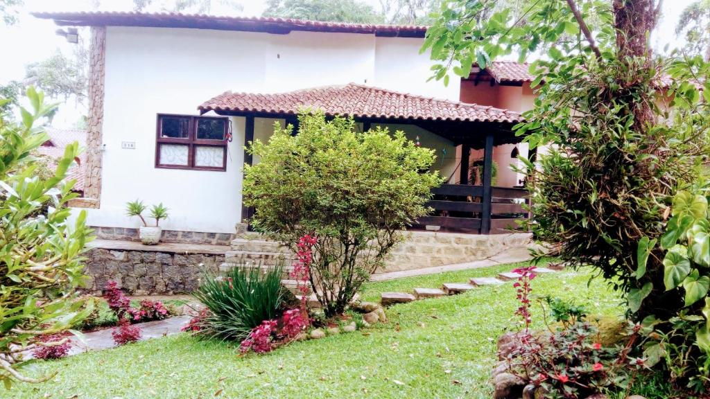 Mansão Adonai nas Cachoeiras de Penedo