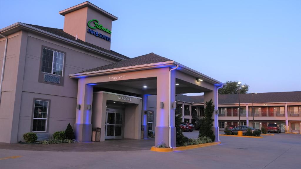 Catoosa Inn & Suites image