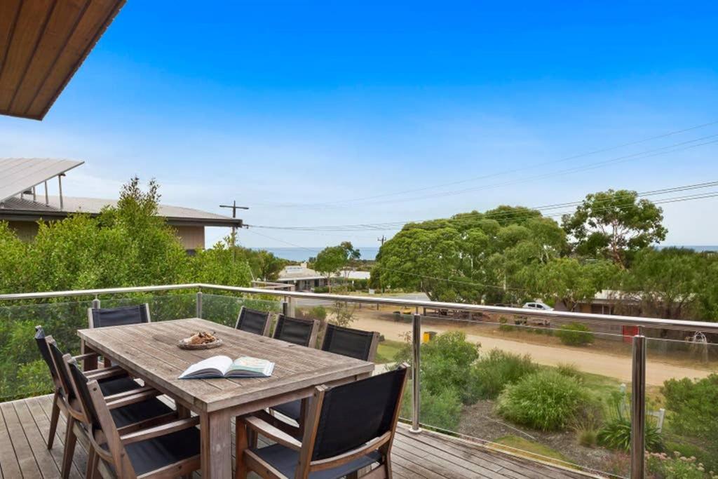 Coastal Beach House Luxury with Ocean Views photo 3